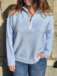 Pull camionneur bleu ciel