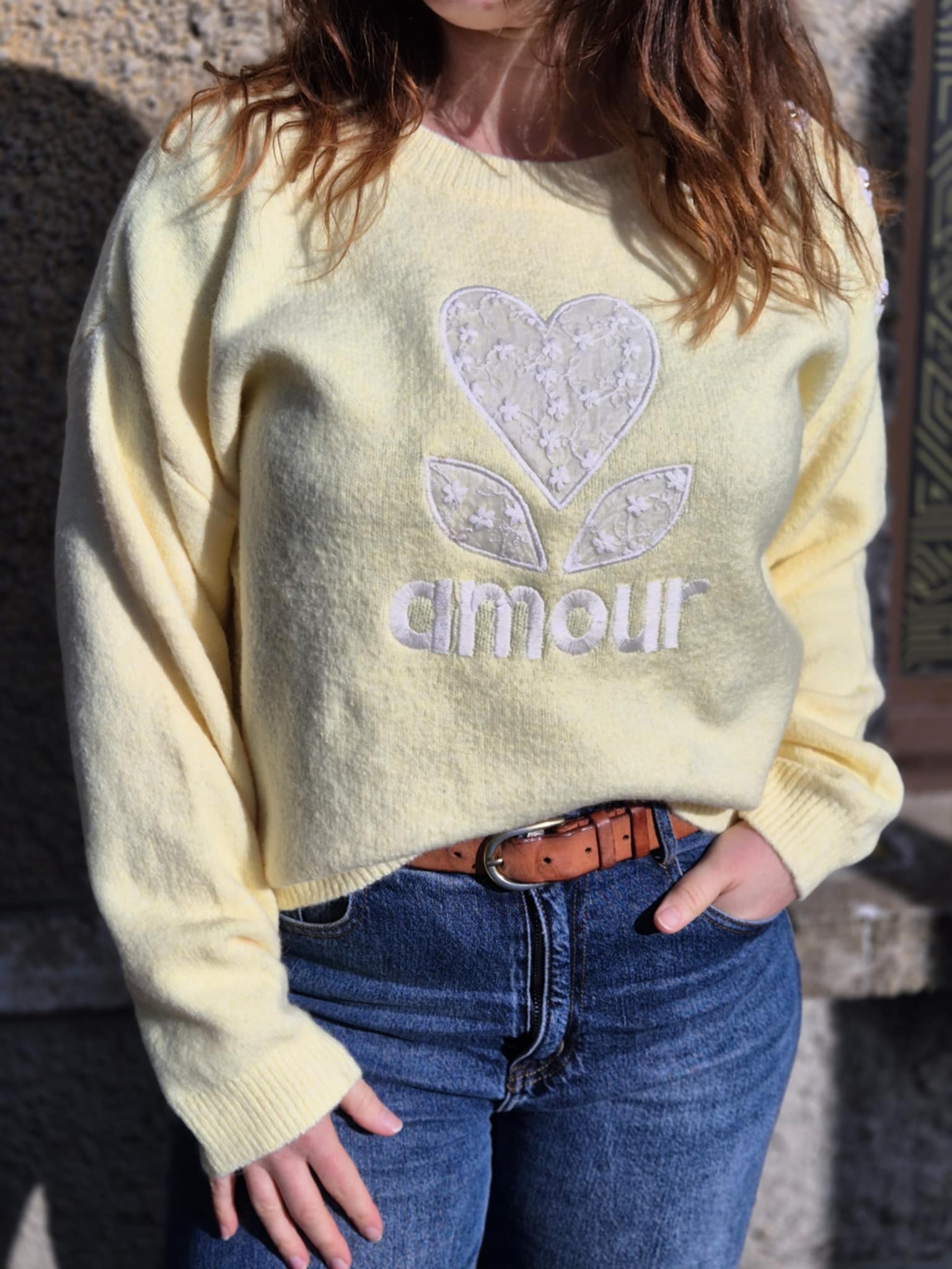 Pull "AMOUR" Jaune